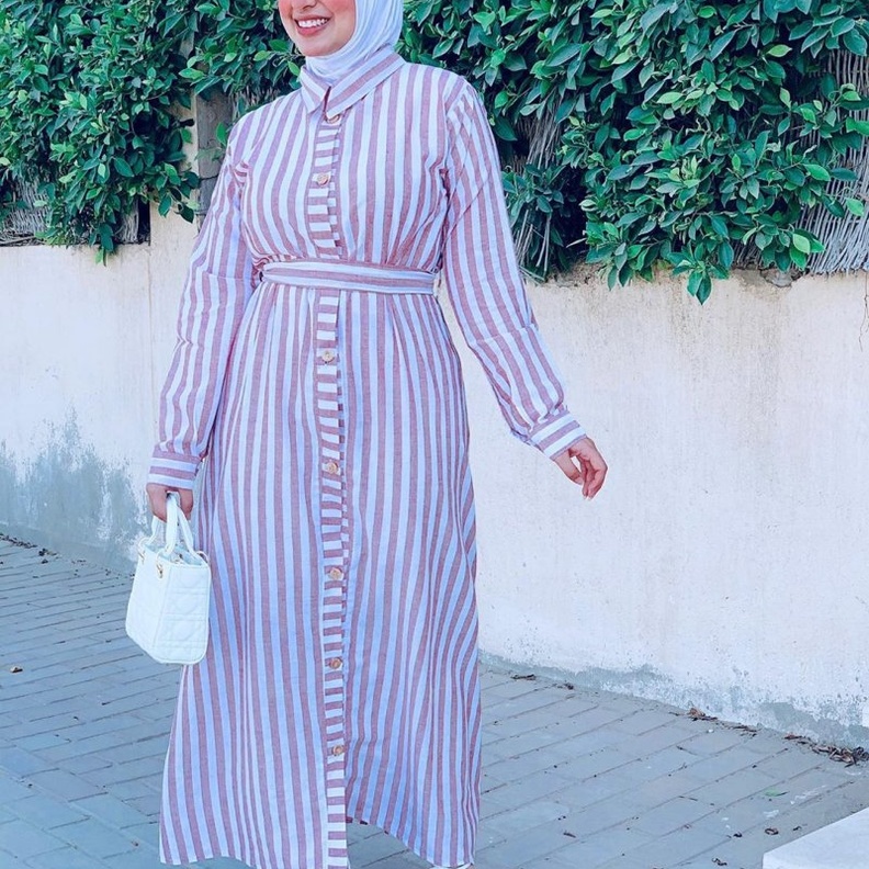 افكار تنسيق الفساتين المخططة بالطول للمحجبات من وحي نادية الخولي