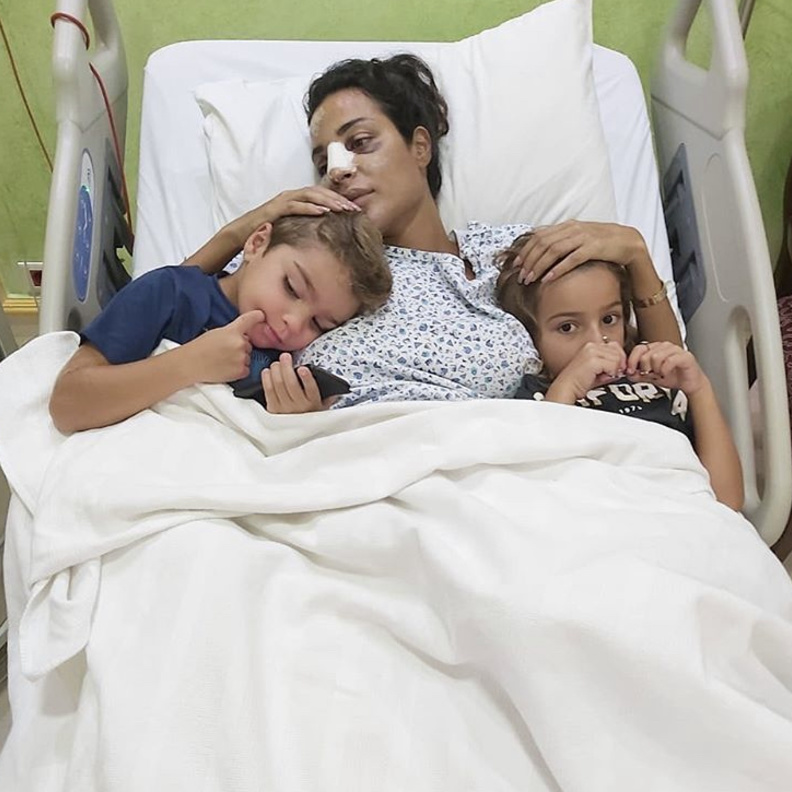 نادين نجيم تنشر أول صورة لها من المستشفى بعد انفجار بيروت الكارثي 