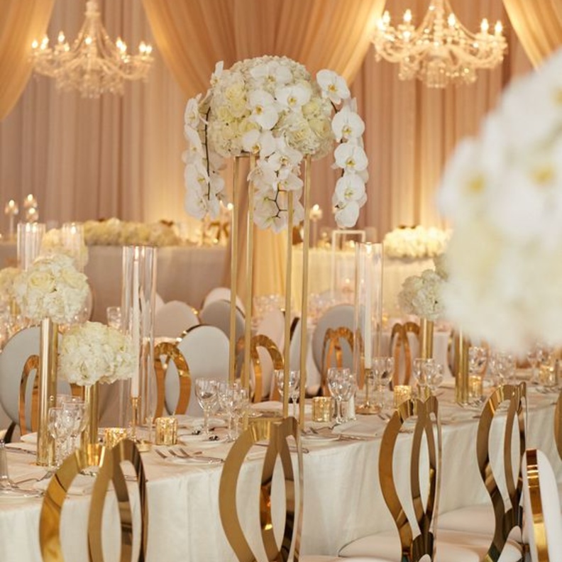 اجمل الافكار لثيم الزواج باللون الذهبي