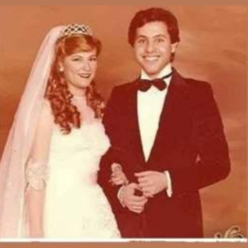 صورة نادرة من زفاف الفنان هاني شاكر