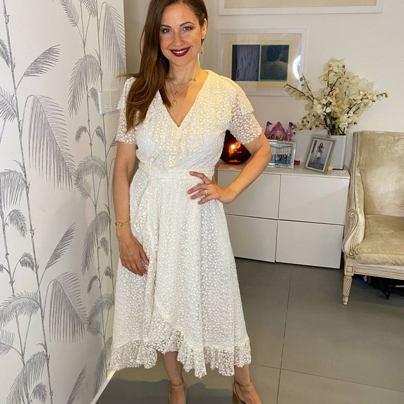 اجمل موديلات فساتين ريا ابي راشد البيضاء لسهرات صيف 2020