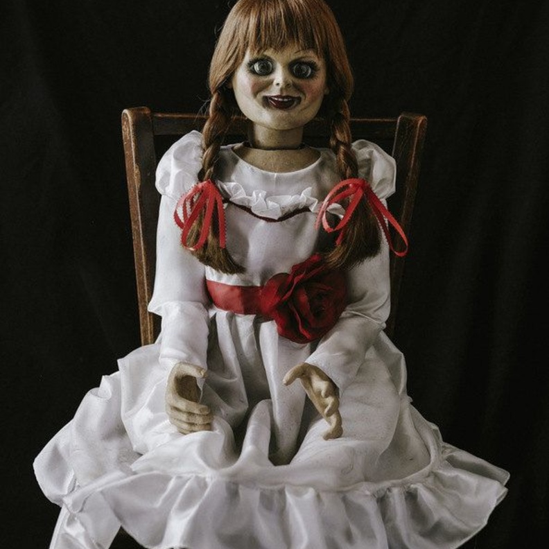 الدمية انابيل