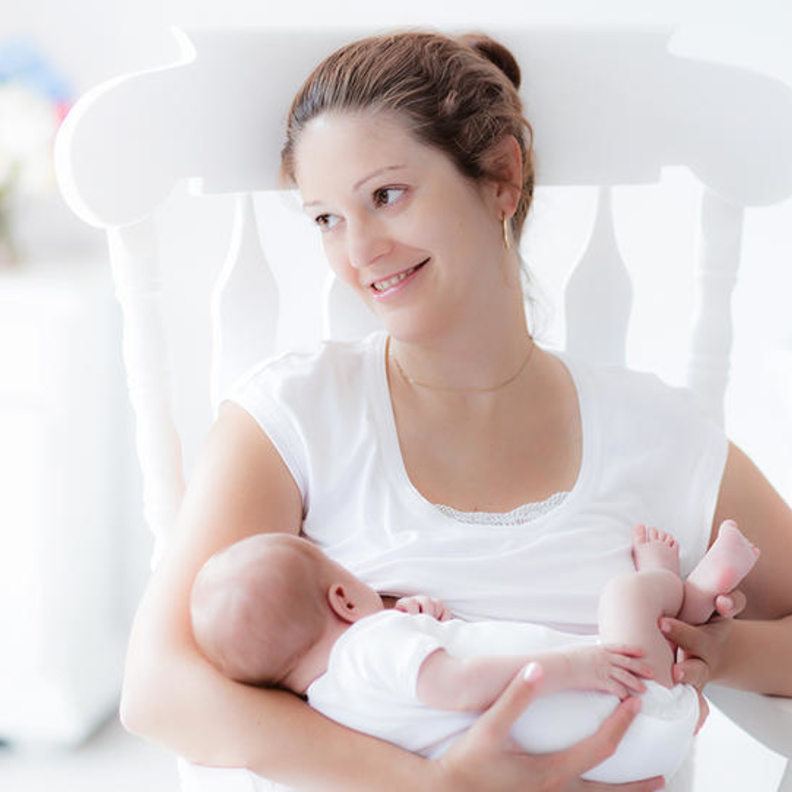 أهم فوائد الرضاعة الطبيعية التي تعزز صحة الأم والطفل