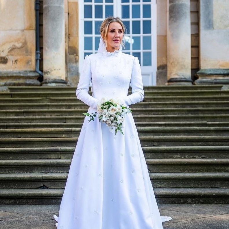 فساتين زفاف باكمام طويلة من وحي Ellie Goulding بفستان من chloe