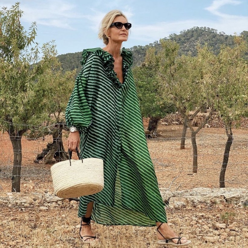  الفساتين الواسعة بتفاصيل الكشكاش الانثوي