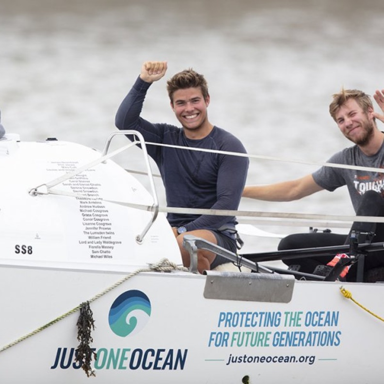 بسباق التجديف.. حفيد الأميرة مارغريت يجمع التبرعات للصليب الأحمر البريطاني