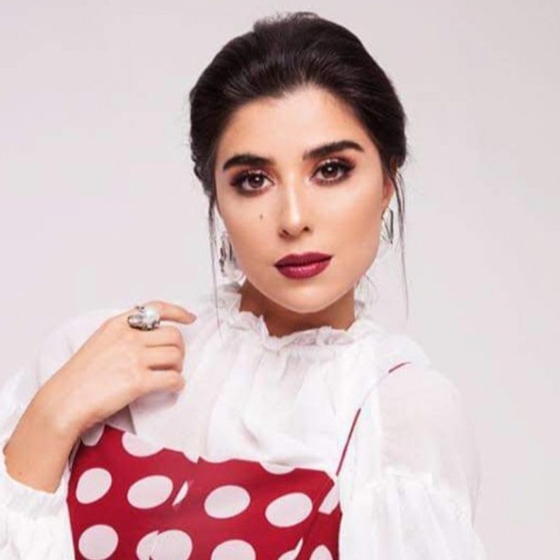 الممثلة اللبنانية زينة مكي