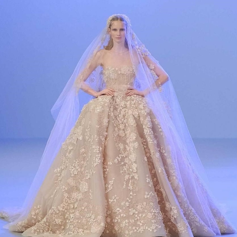 فساتين زفاف منفوشة من ايلي صعب