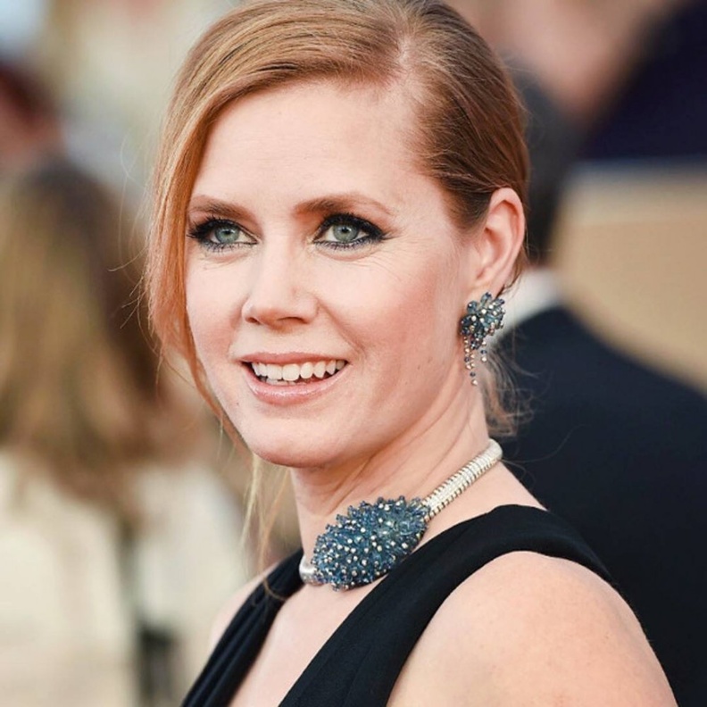  ايمي أدامز متألقة بمجوهرات كارتييه Cartier