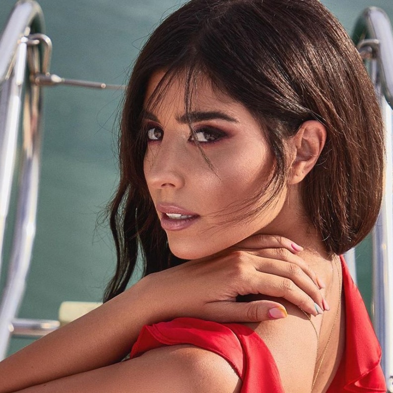  الفنانة زينة مكي