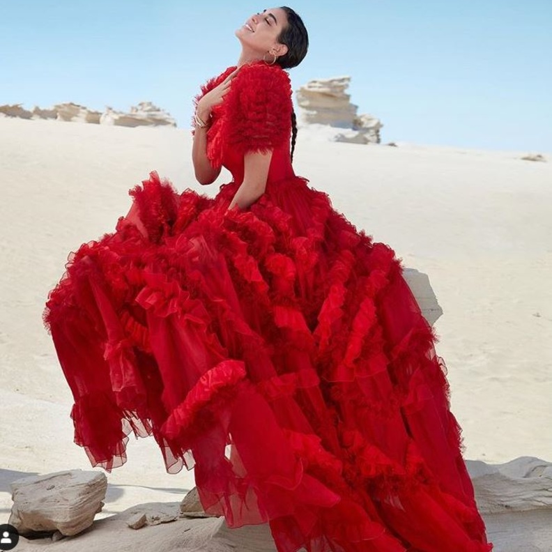  اختارت فستاناً ساحرا من تصميم دولتشي اند غابانا