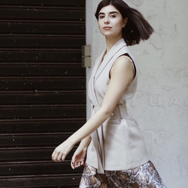  افضل اطلالات زينة مكي نجمة مسلسل طريق بعد خبر ارتباطها