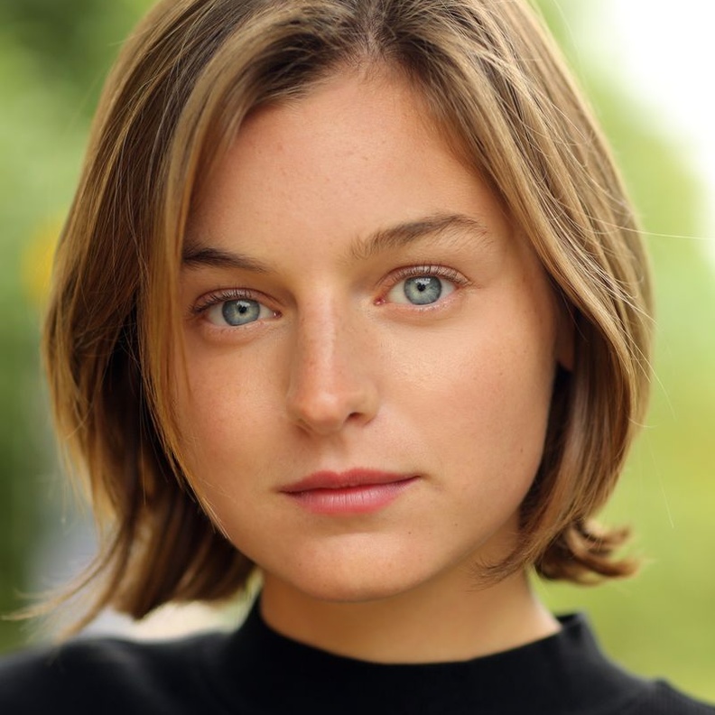 كيف ظهرت إيما كورين في شخصية الأميرة ديانا بكواليس الموسم الرابع من " The Crown"؟