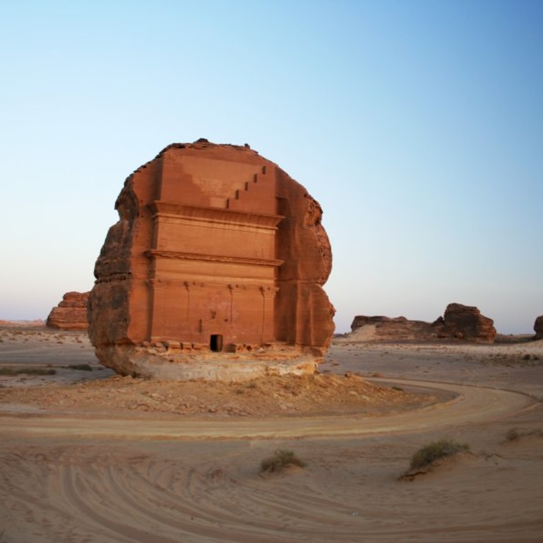 مدائن صالح أهم المعالم السياحية في العلا