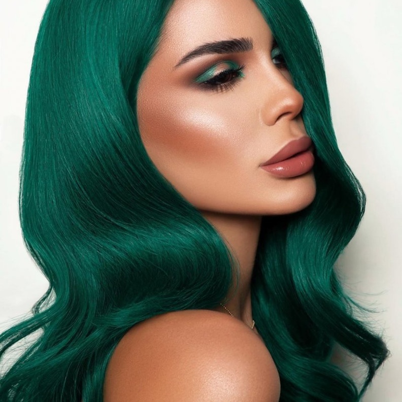 فرح عبدالعزيز بظلال عيون عصرية