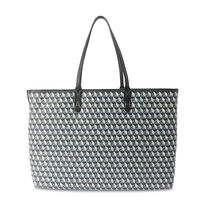 مشروع "أنا لست حقيبة بلاستيكية" يعود باسم "أنا حقيبة بلاستيكية"  في ردهة "LEVEL SHOES" في الشرق الأوسط