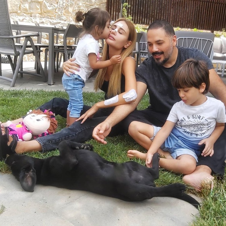 اول ظهور لداليدا عياش بعد اصابتها في مرفأ بيروت