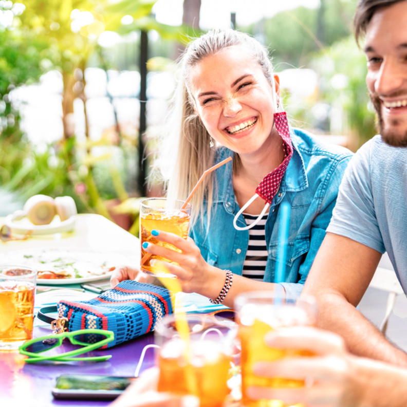  لماذا لا يلتزم بعض الناس باجراءات التباعد الاجتماعي