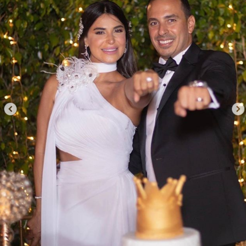 العروسان في حفل الزفاف