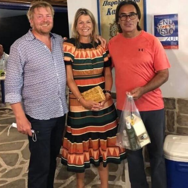  الملك فيليم ألكسندر والملكة ماكسيما يتجولان في جزيرة ميلوس