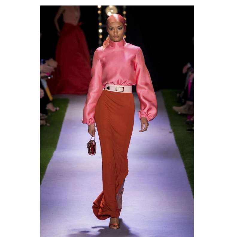  اطلالة انيقة من مجموعة براندون ماكسويل