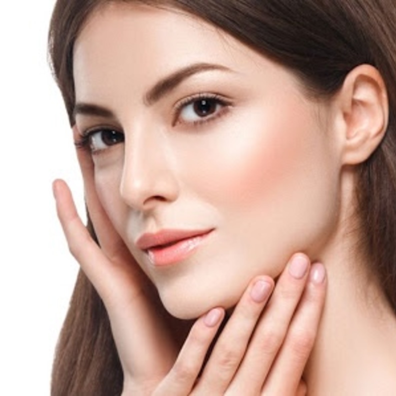 هم المعلومات عن عملية شفط دهون الوجه بالليزر وأهم مميزاتها للحصول على وجه ناعم خالي من الدهون