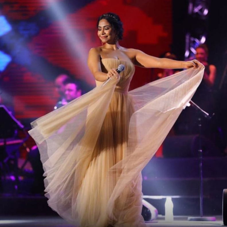  شيرين عبد الوهاب بفستان من نيكولا جبران