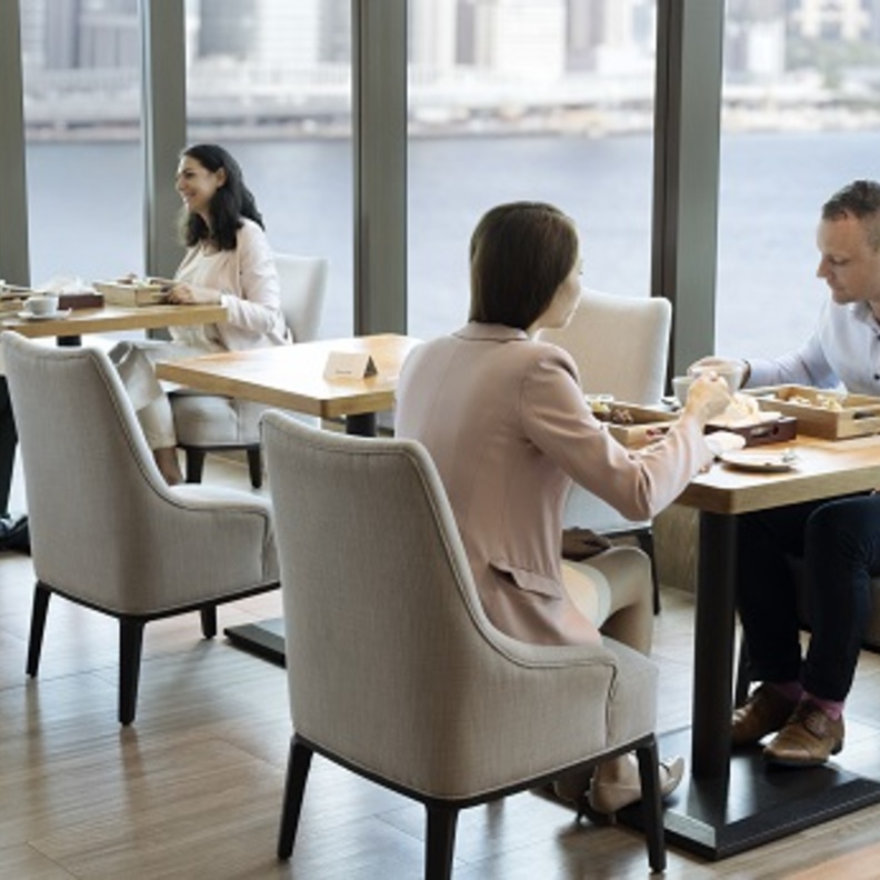  تطبيق بروتوكولات النظافة والسلامة