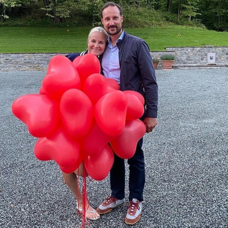 الأمير هاكون والأميرة ميت ماريت يحتفلان بذكرى زواجهما