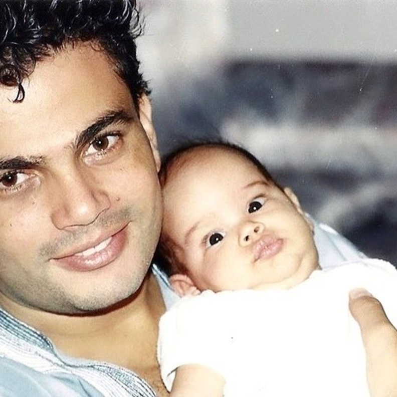 عمرو دياب وابنته