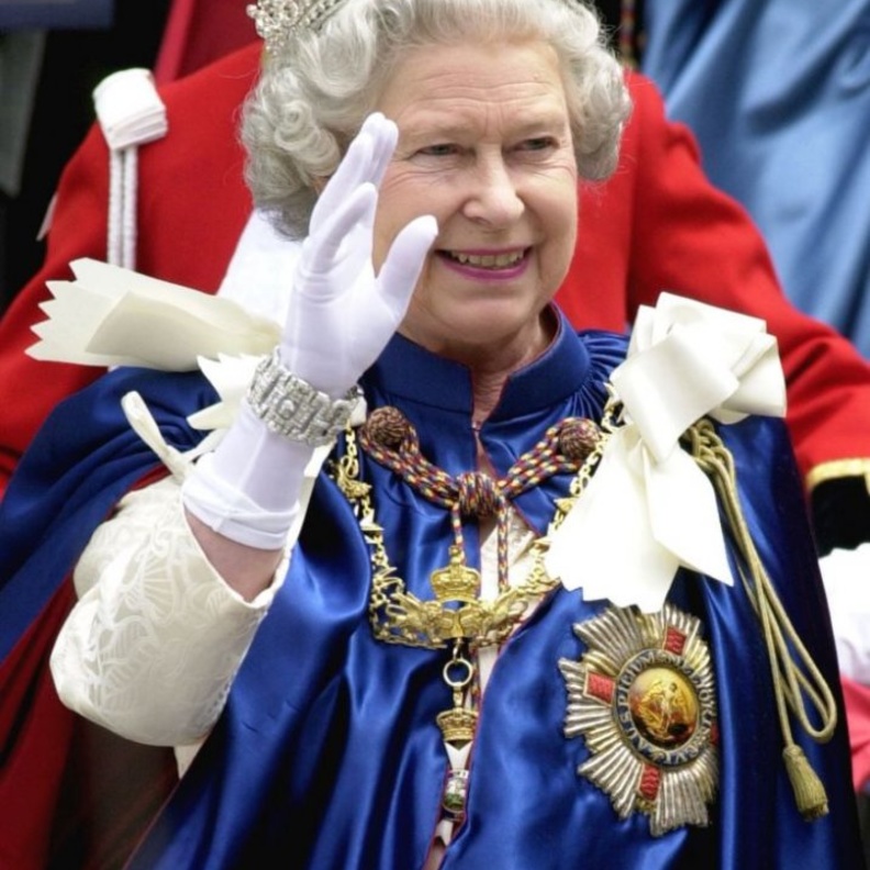 8 أساور ماسية رائعة تألقت بها سيدات القصر الملكي