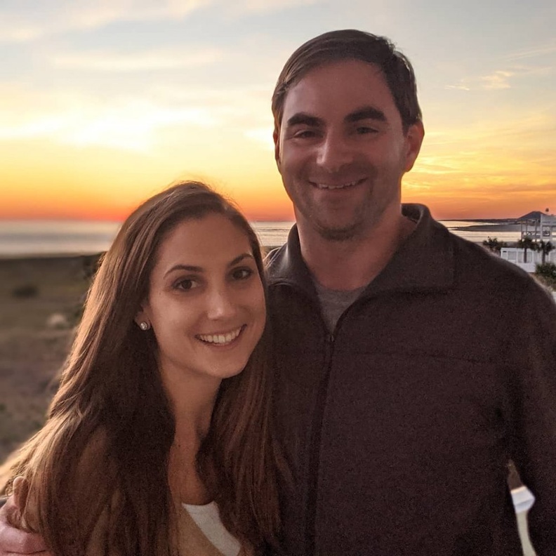 عريس الذي سخر من 2020 رفقة عروسه