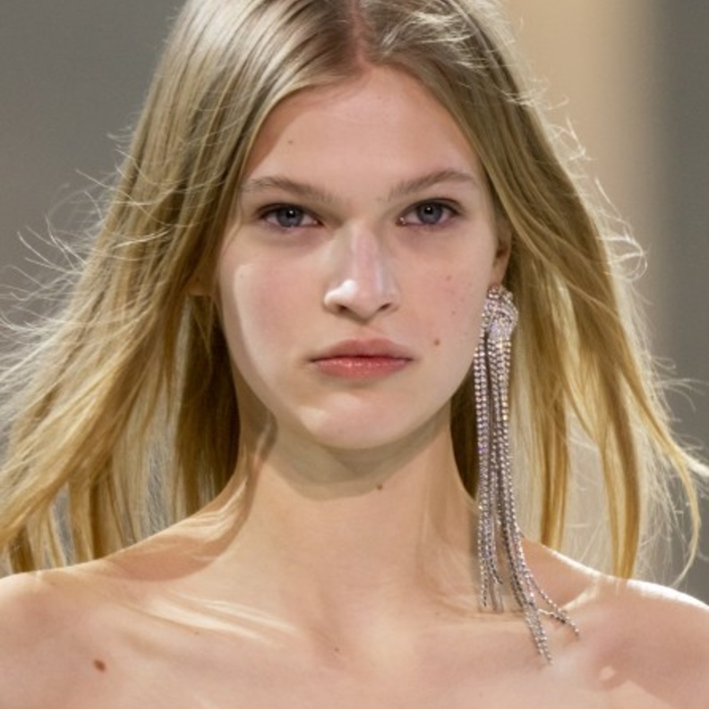 الوان صيغات شعر العروس تناسب البشرة القمحية