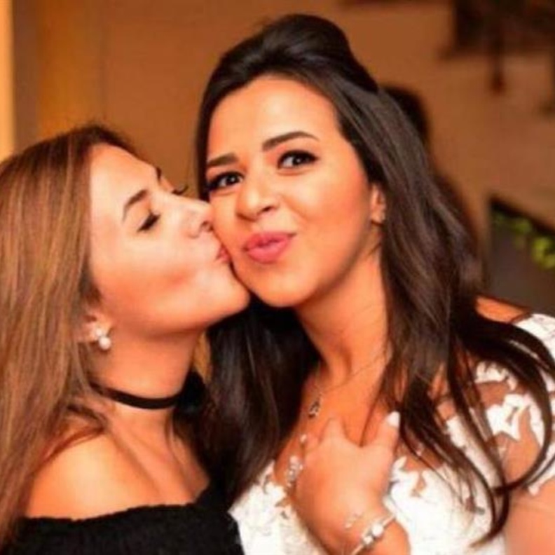 دنيا سمير غانم وشقيقتها إيمي