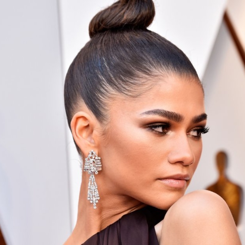 أناقة زندايا بأقراط الماس من بولغاري Bulgari