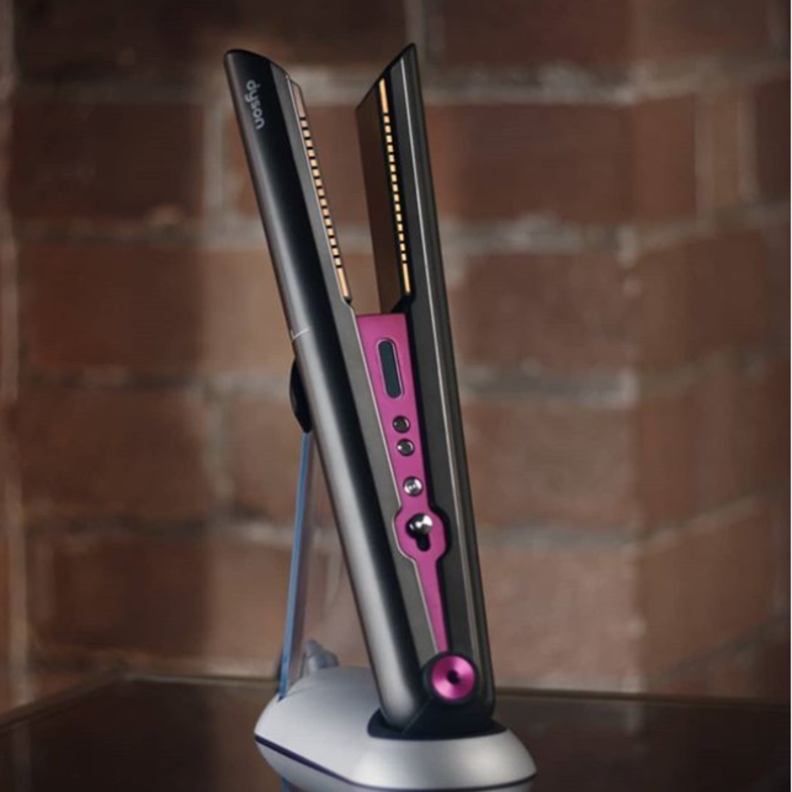 تقييم مجلة هيا لأداة تمليس الشعر الجديدة Corrale من دايسون