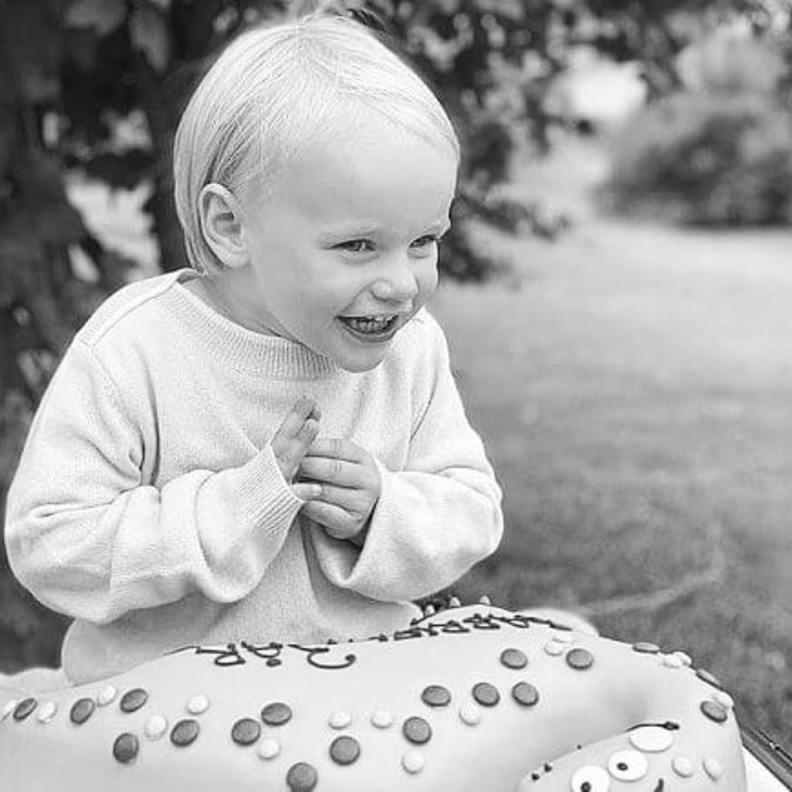 شاهدوا الصورة الرسمية للأمير غابرييل بمناسبة عيد ميلاده الثالث