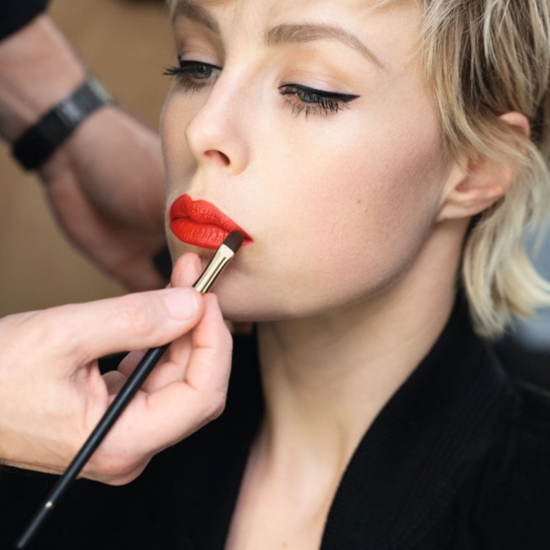 TATOUAGE COUTURE VELVET CREAM إطلالة شفاه جديدة تبشّر بعقد جديد من YSL Beauté