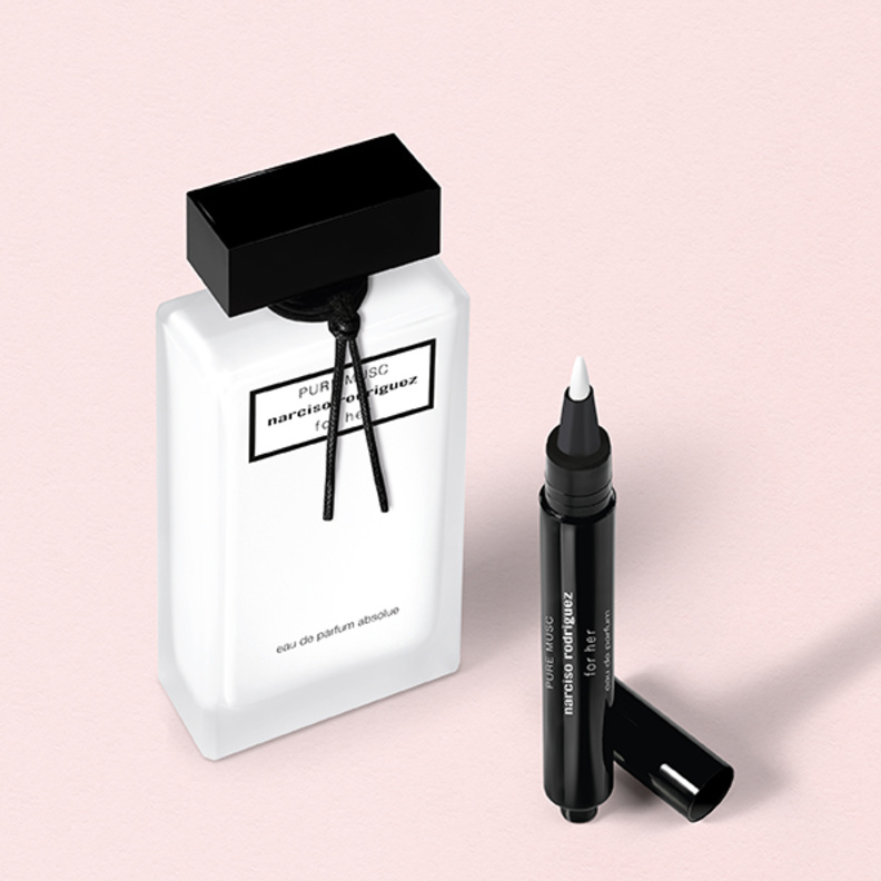 احتفلي بذكرى ماء FOR HER PURE MUSC  بنسخة مميزة  فاخرة صِرفة من Narciso Rodriguez