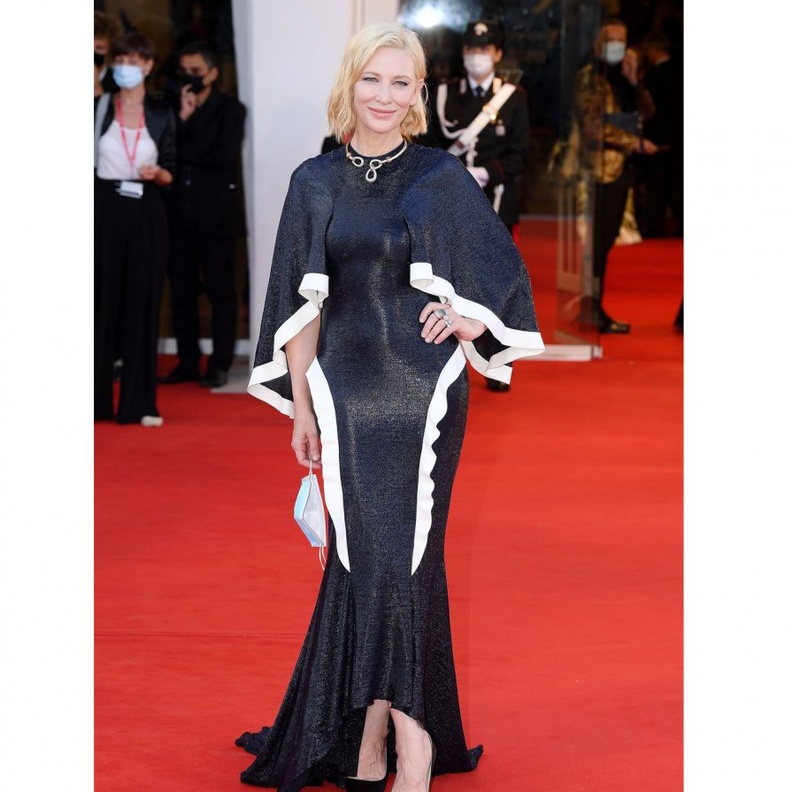 افضل اطلالات النجمات  كيت بلانشيت أنيقة بتصميم Esteban Salazar