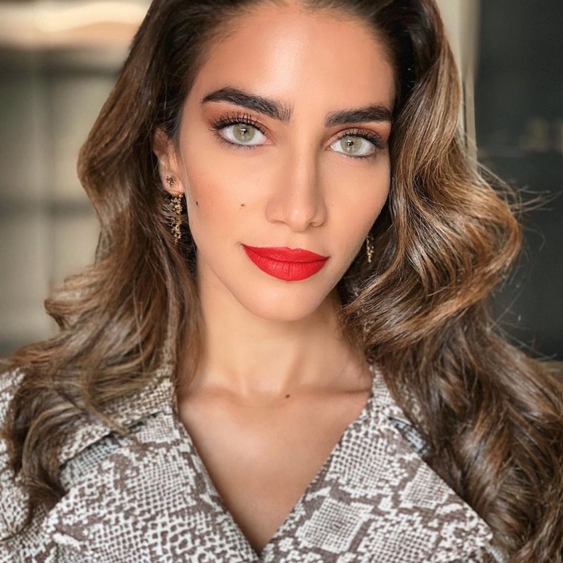 اجمل الوان احمر الشفاه البارزة من وحي جسيكا قهواتي