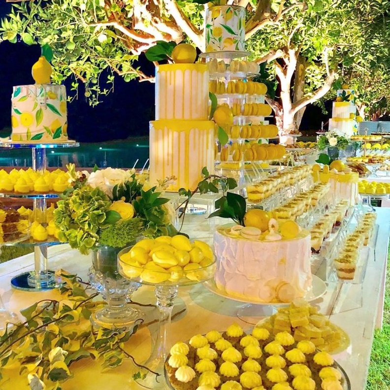 افكار ديكور زفاف باللون الاصفر المنعش من تنظيم Glory Box Productions