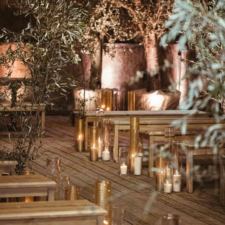  اللون الذهبي الملوكي في زينة و ديكور حفل الزفاف من تنفيذ Strawberry and Champagne