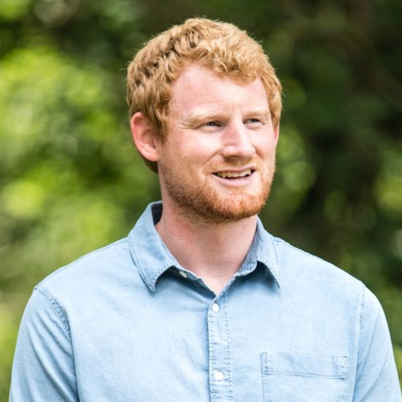 ميكانيكي بدرجة أمير.. شبيه الأمير هاري يفقد عمله لهذا السبب