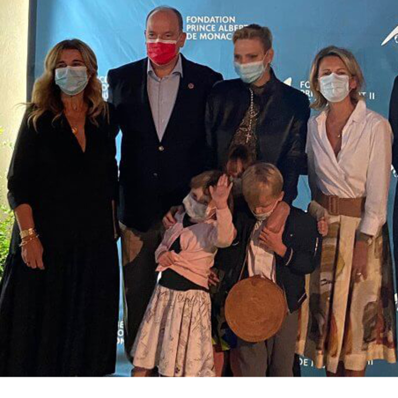 أمير وأميرة موناكو اصطحبا طفلهما الأمير جاك لمشاهدة الفيلم
