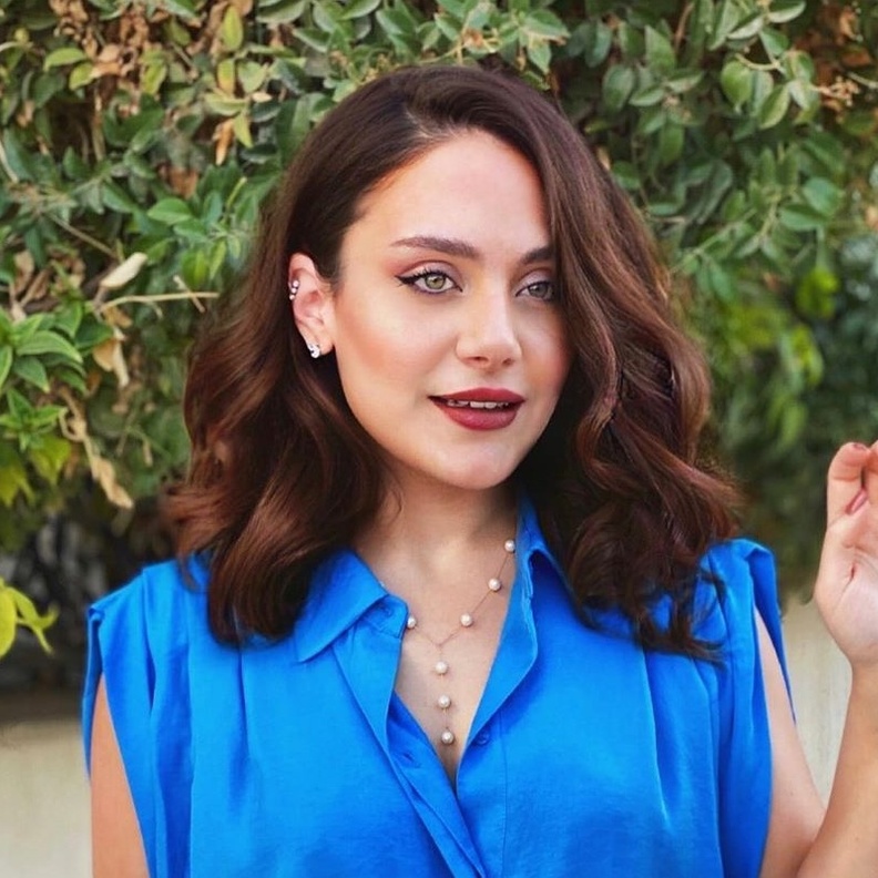 ابنة هيفاء وهبي تغني بالبنط العريض