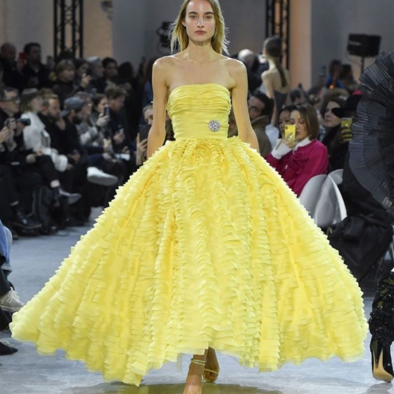 فستان من alexandre vauthier