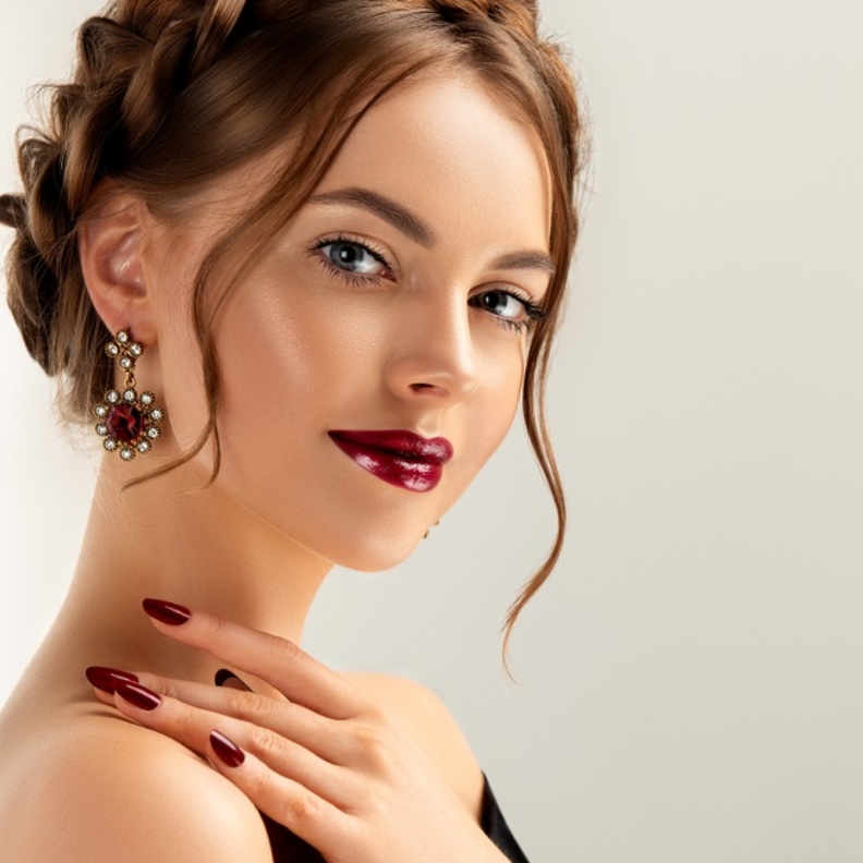 ألوان طلاء أظافر دافئة لخريف 2020