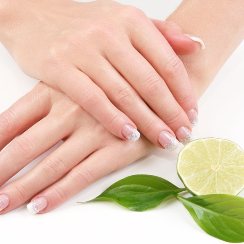 طريقة تقويه الاظافر وتطويلها باستخدام الثوم والليمون