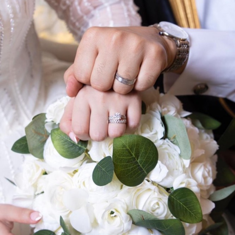  لقطة لعروسين بكاميرا المصورة السعودية فاطمة القطاب